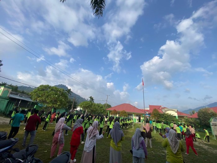 Siswa MTsN 7 Merangin Rutin Gelar Senam Pagi Demi Keseimbangan Jasmani dan Rohani