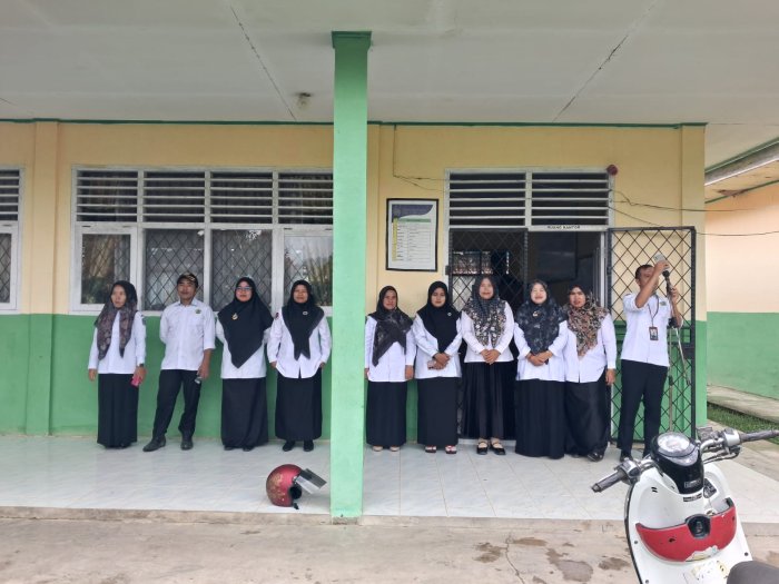 MTsN 7 Merangin Kumandangkan Indonesia Raya Jelang Istirahat